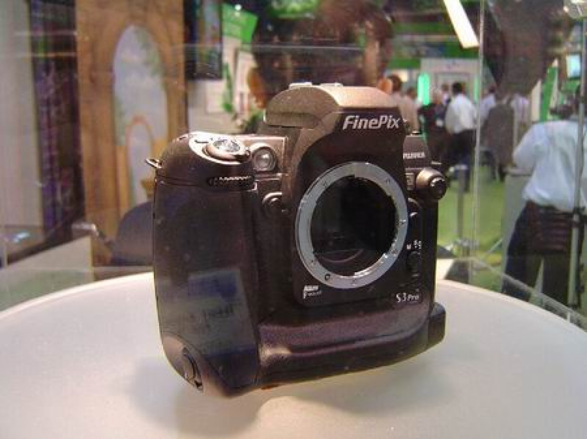 Najnowszy FinePix S3 Pro na stoisku Fujifilm. fot. Hubert Adamczyk