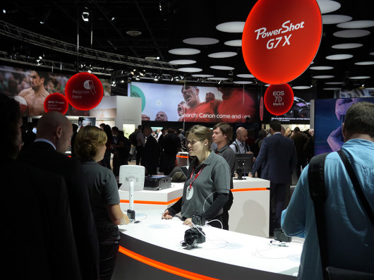 Canon G7 X został przez producenta potraktowany wyjątkowo, jak przystało na premierę