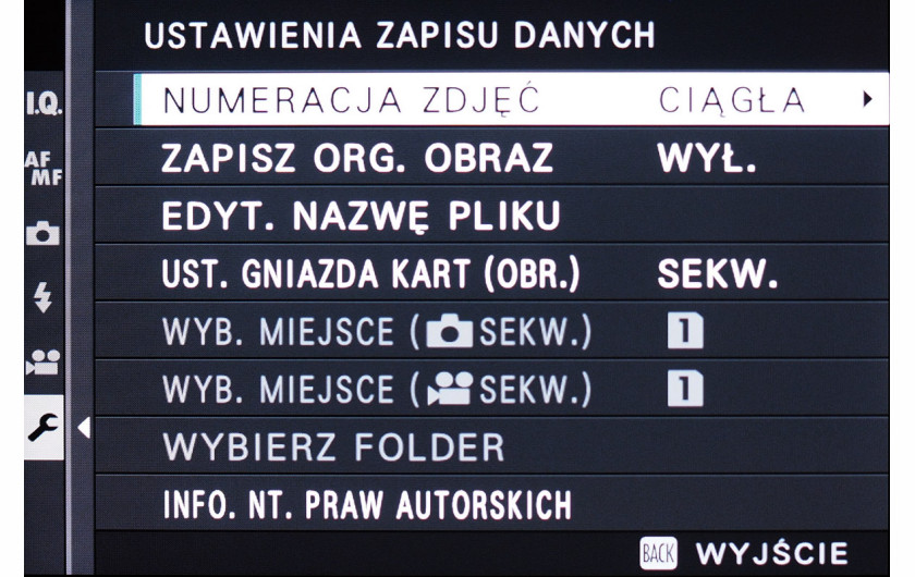 Opcje personalizacji przycisków i zapisu w aparacie X-T3