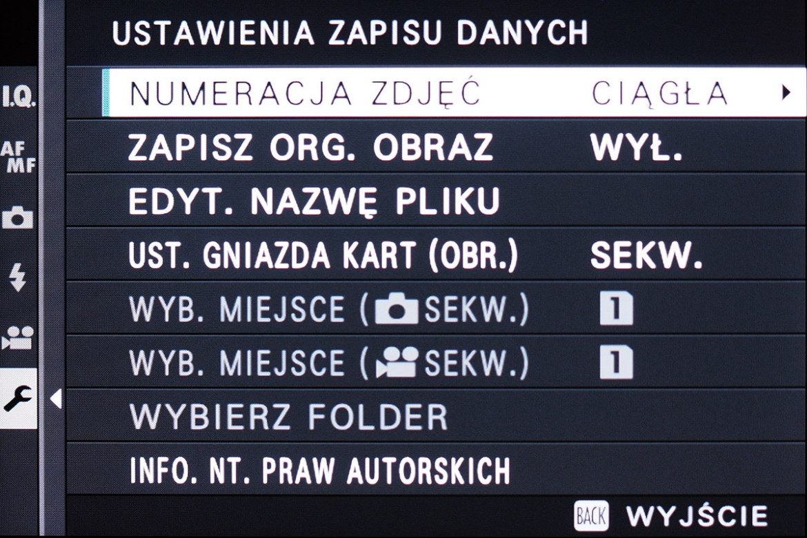 Opcje personalizacji przycisków i zapisu w aparacie X-T3