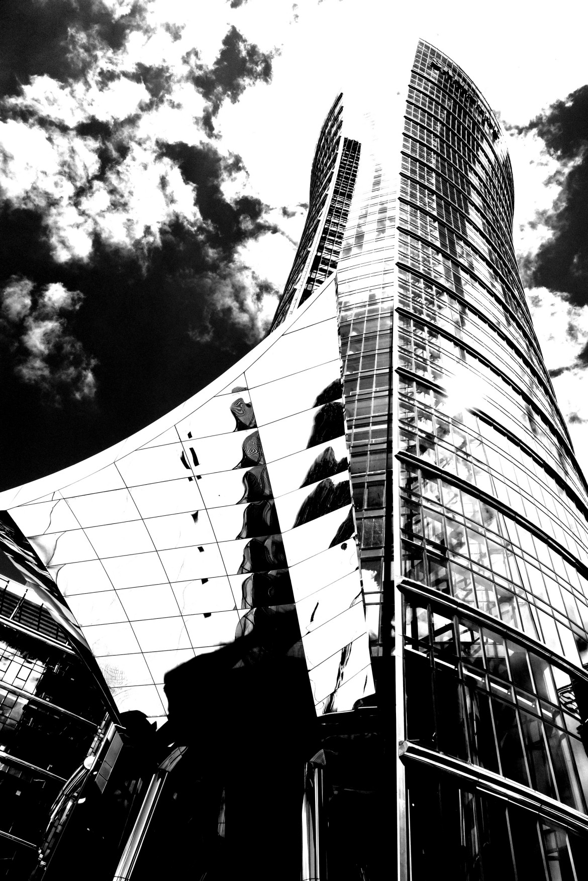 Fot. Jan Siestrzeńcewicz, z serii "Calendar - Warsaw - Modern - Black And White", 2. miejsce w kat. Advertising / Other / IPA 2024 