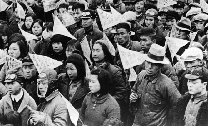 Fotografia w służbie propagandy. Zobacz, jak zdjęcia przyczyniły się do rewolucji kulturalnej Chin