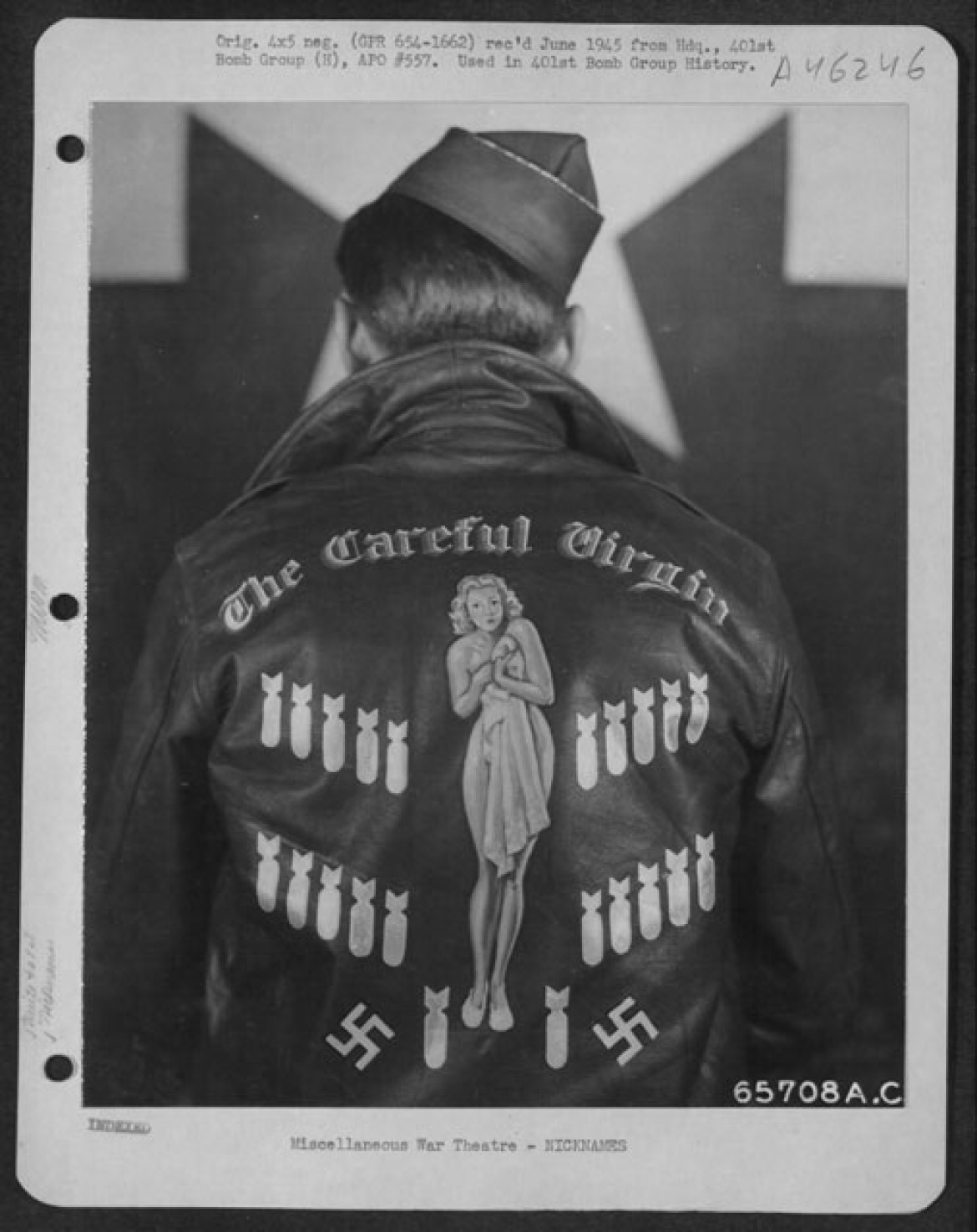 Kurtki załóg bombowców / Bomber Jackets series, 1945 (c) US National Archives and Records Administration