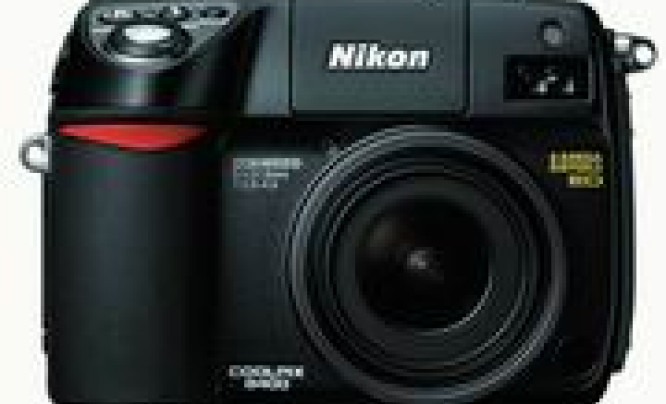  Test aparatu Nikon COOLPIX 8400