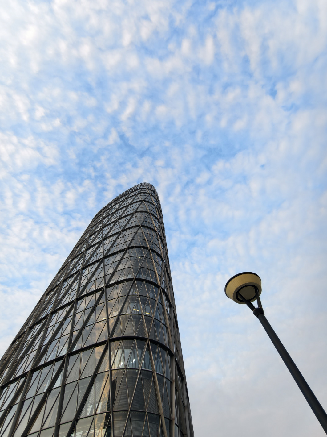 1/100 s, f/2, ISO 122, 2.3 mm