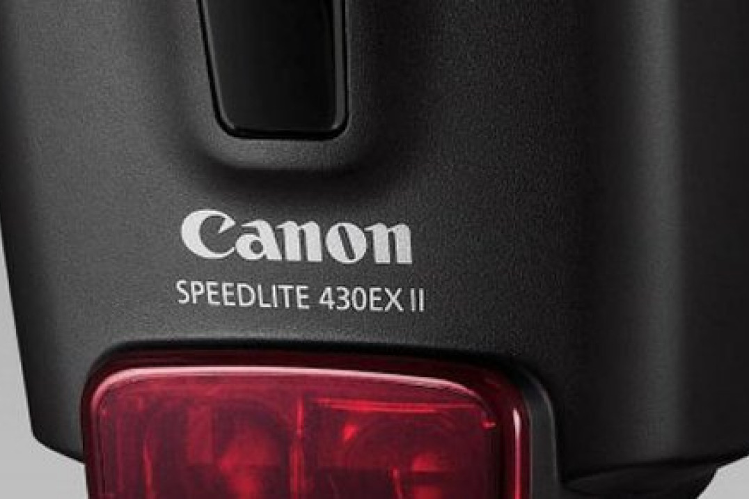 Promocja: Canon EOS 6D z obiektywem, lampa gratis