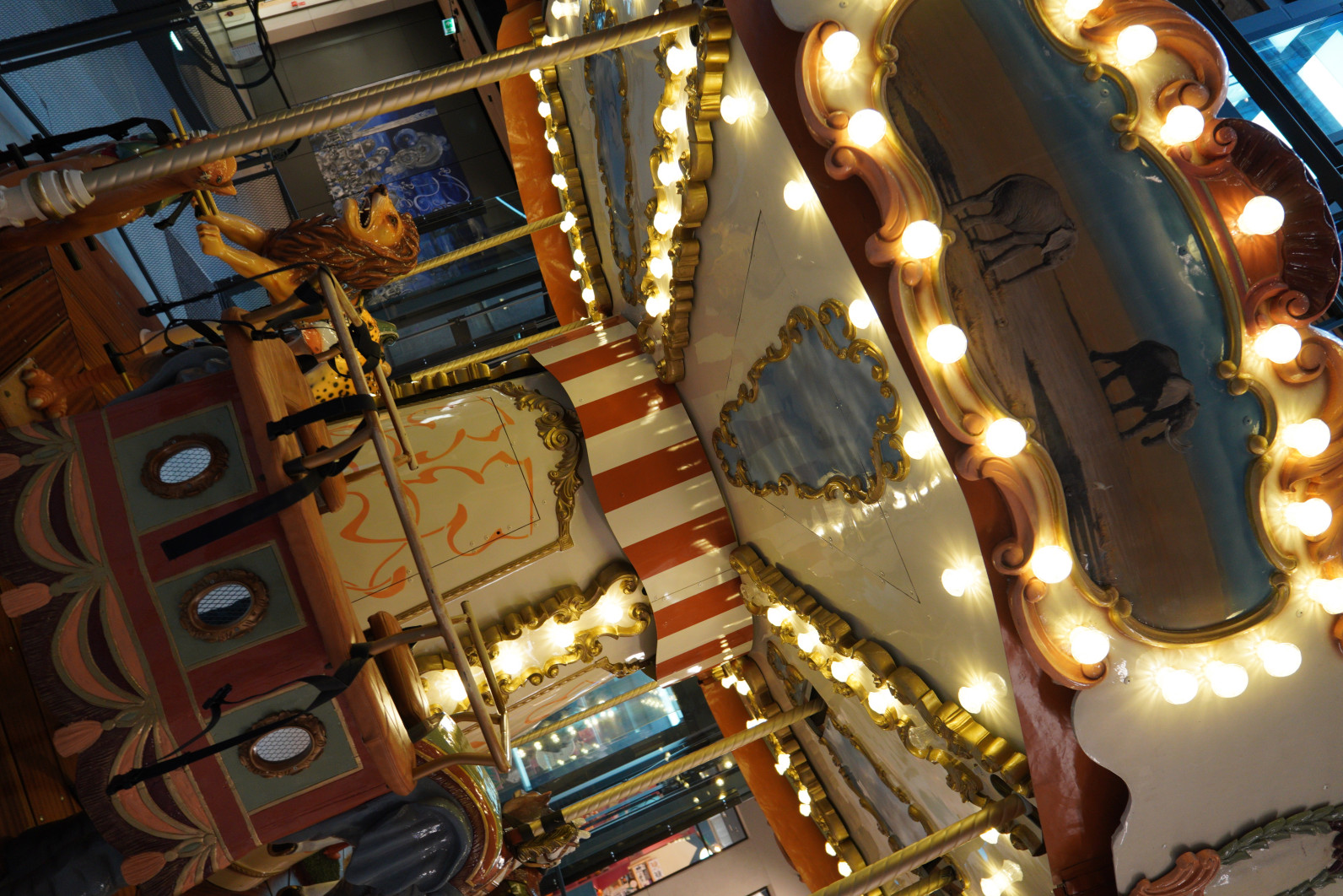 1/60 s, f/2.8, ISO 500, 16.0 mm