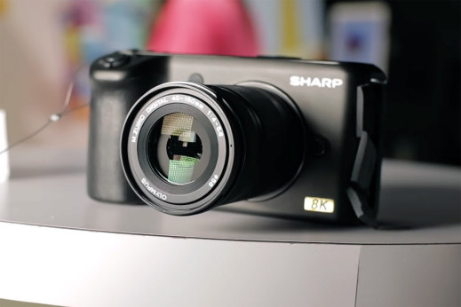 Sharp zaprezentował prototyp aparatu Mikro Cztery Trzecie filmującego w jakości 8K