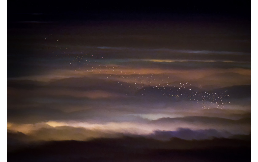 fot. Tomislav Veic, When lanterns fly in the sky, 1. nagroda w kategorii jubileuszowej