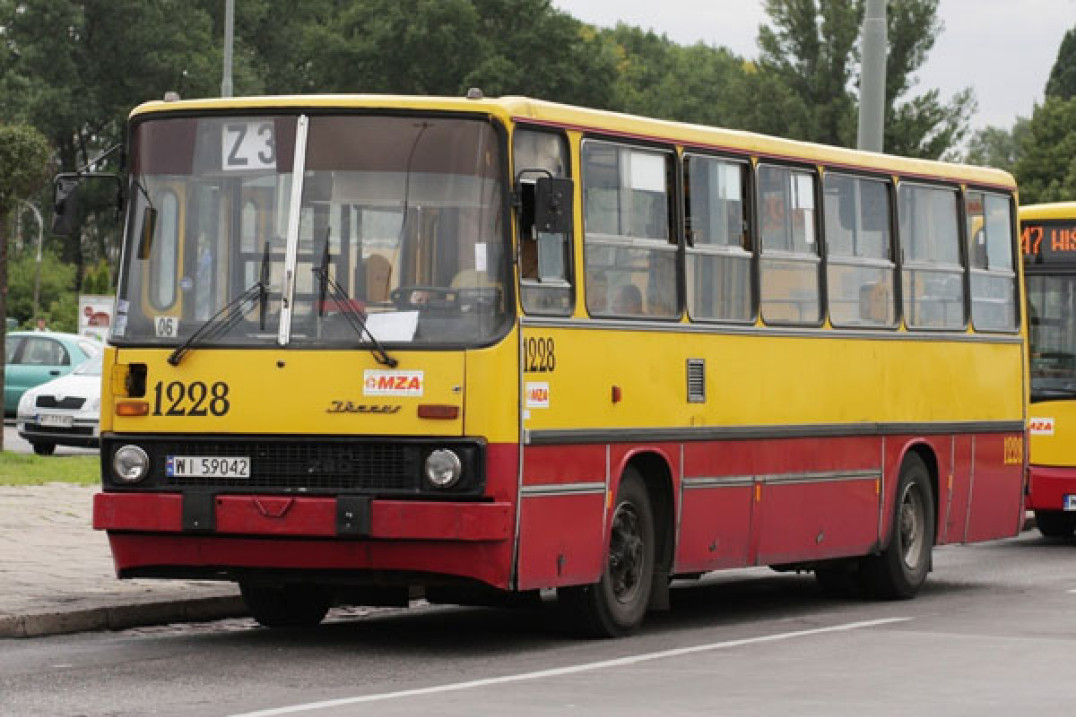 Linie zastępcze na fotografiach i obrazach Igora Przybylskiego