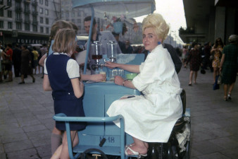 Warszawa lat 1959-70 na nieznanych, kolorowych zdjęciach niemieckiego dziennikarza