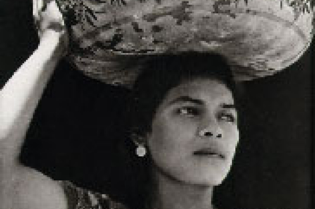 Film "Tina Modotti - fotografka, rewolucjonistka" w Galerii Camelot