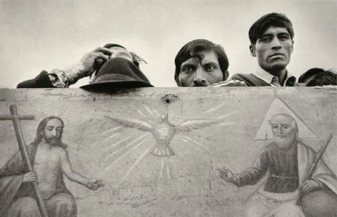 copyright Sebastiao Salgado, Day of the Dead in San Vicente Nautec, Ecuador, 1982, z Masters of Photography