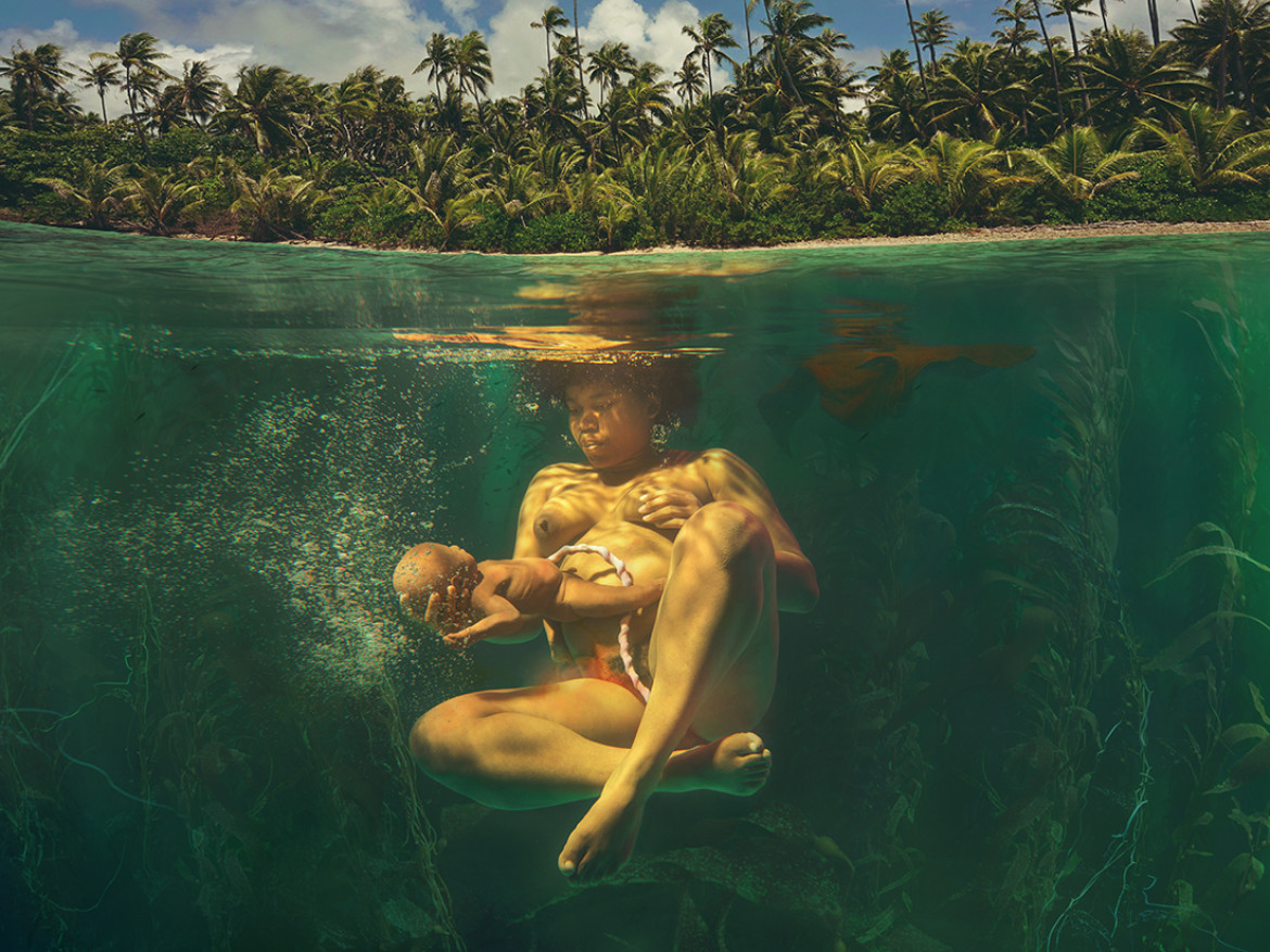 fot. Natalie Lennard, "Aquadural", z cyklu Birth Undisturbed. ND Photographer of the Year / ND Awards 2020