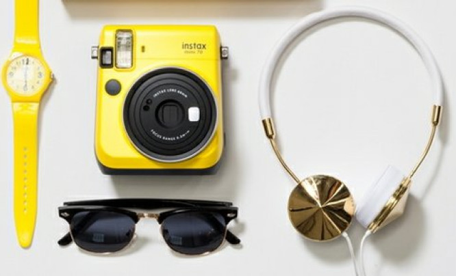  Fujifilm Instax MINI 70 - stylowy, miniaturowy aparat natychmiastowy