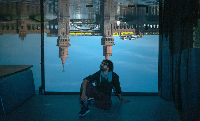 Maciej Markowicz zamienił vana i barkę w ruchomą camerę obscurę. Właśnie otwiera swoją pierwszą wystawę w Berlinie