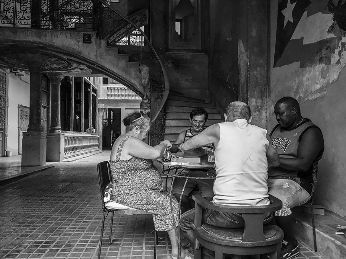 fot. Christine L. Mace, "Dominoes in Havana", 2. miejsce w kategorii People / IPPA 2019