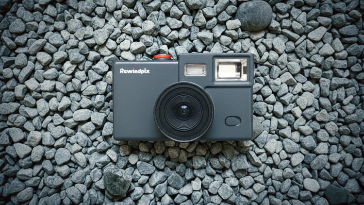 Rewindpix - nachodzi kolejny kompakt w stylu analoga. Ten jednak chce zrobić to lepiej, niż inni