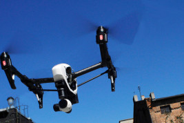 Jak bezpiecznie fotografować i filmować dronem?