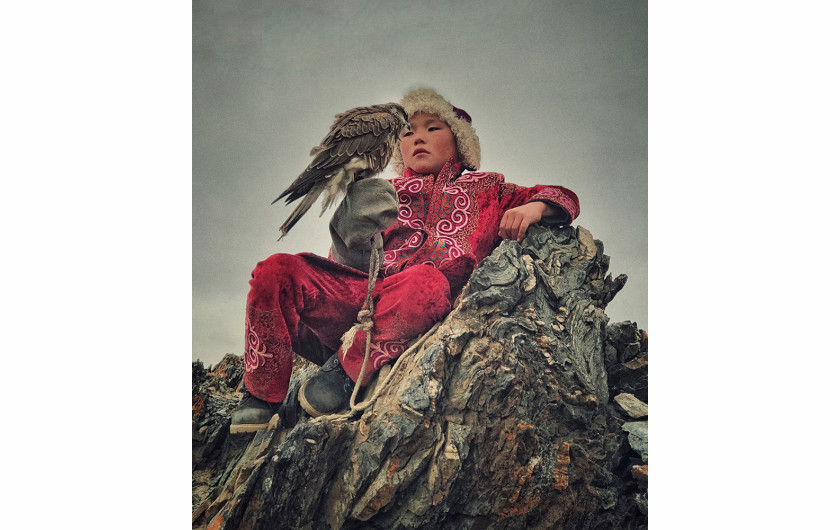 fot. Mona Jumaan, A future eagle huinter, 1. miejsce w kategorii Portrait / IPPA 2019