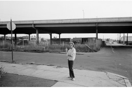 Fot. Sage Sohier, Chelsea, MA, 1983, z książki "Passing Time"