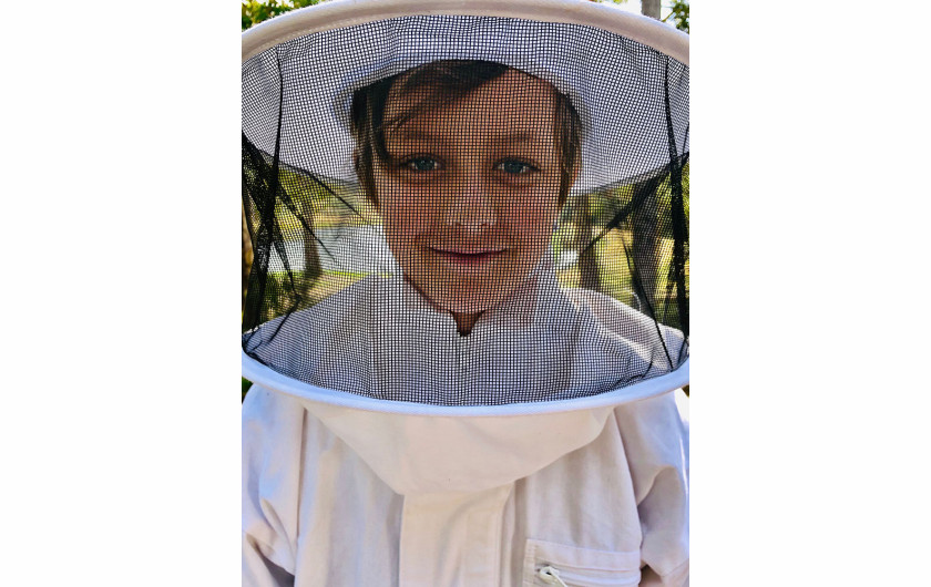 fot. Christian Horgan, Little Beekeeper, 2. miejsce w kategorii Portrait / IPPA 2019