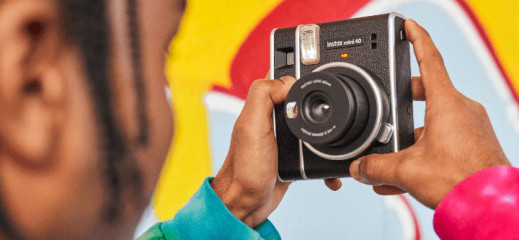 Instax Mini 40 - podstawowy model w eleganckim wydaniu