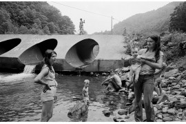 Fot. Sage Sohier, Amigo Hollow, WV, 1982, z książki "Passing Time"