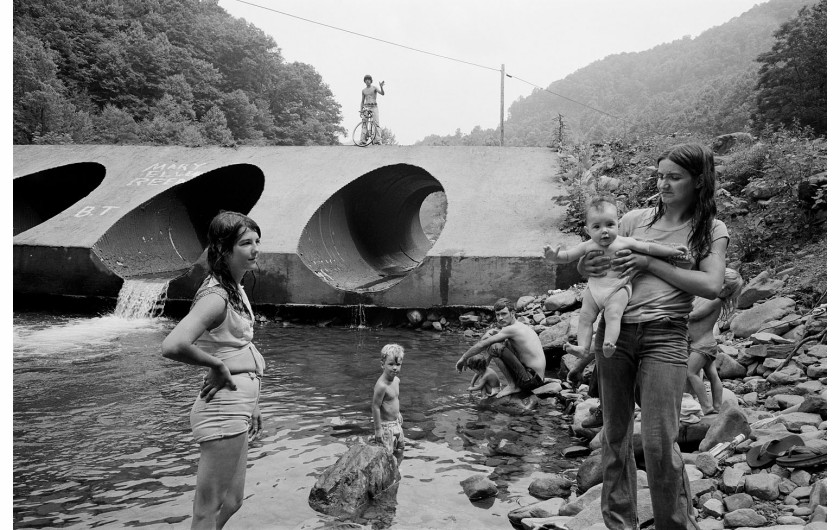 Fot. Sage Sohier, Amigo Hollow, WV, 1982, z książki Passing Time