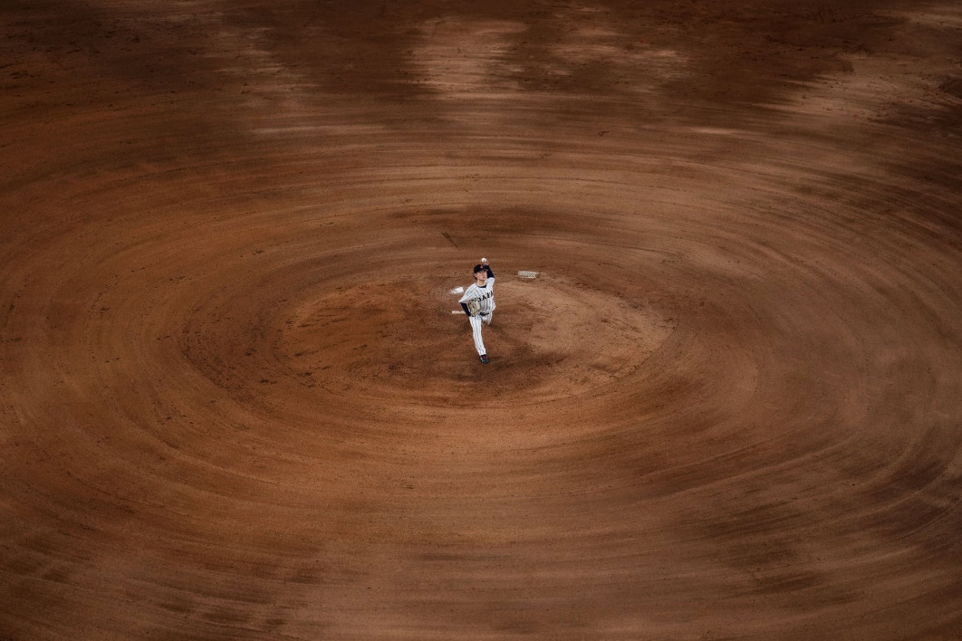 Fot. Shi Tang, "The Mound", 3. miejsce w kat. Baseball / World Sports Photography Awards 2026