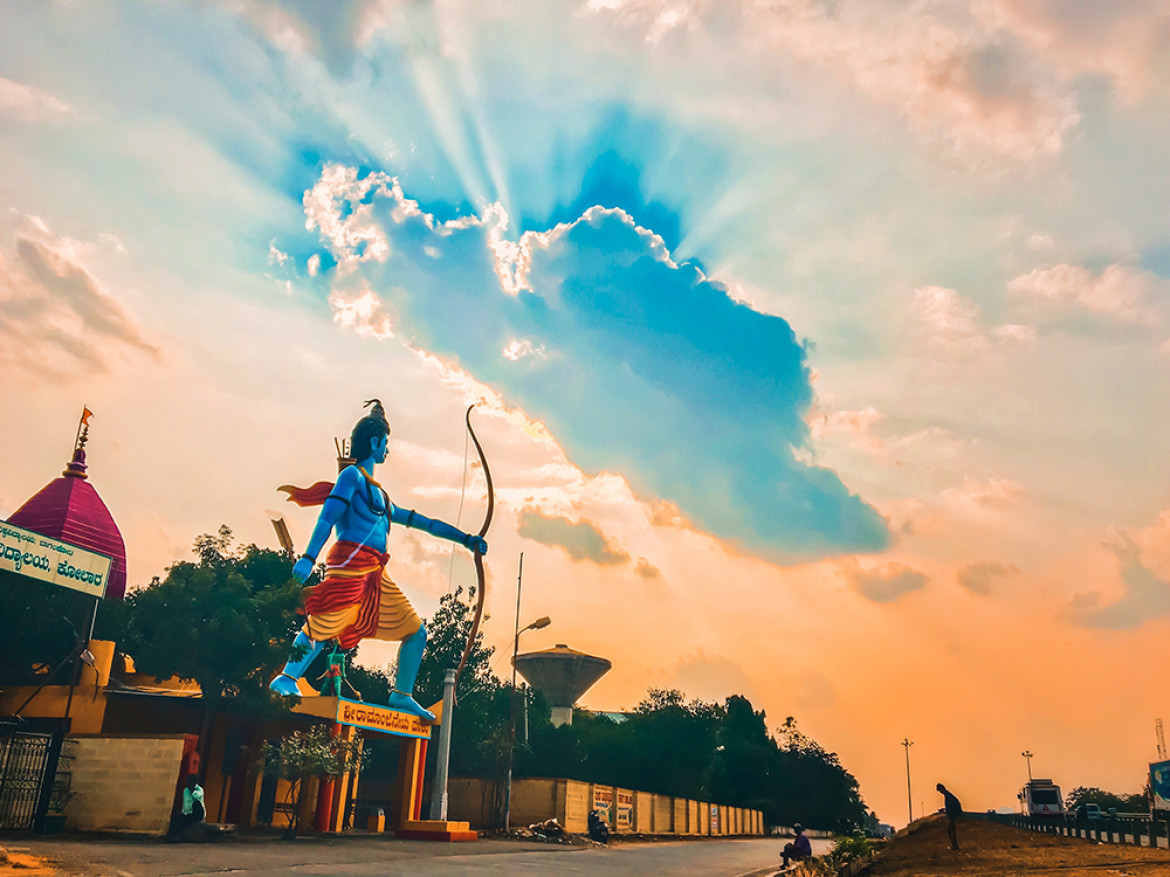 fot. Sreekumar Krishnan, "Piercing the Sky", 1. miejsce w kategorii Sunset / IPPA 2019