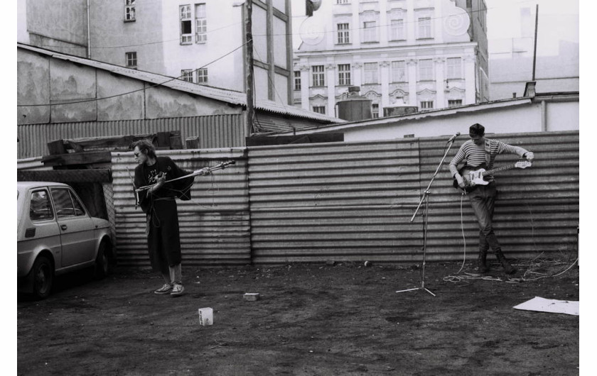 Koncert Krzysztofa „Kamana” Kłosowicza i Macieja Maleńczuka, Wrocław, koniec lat 80., fot. Mirosław Emil Koch