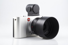 Leica T z zamocowanym wizjerem Visoflex
