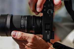 Sigma 50-120 mm f/2.8 DC OS | Contemporary - reporterski zoom domyka kompaktową serię APS-C