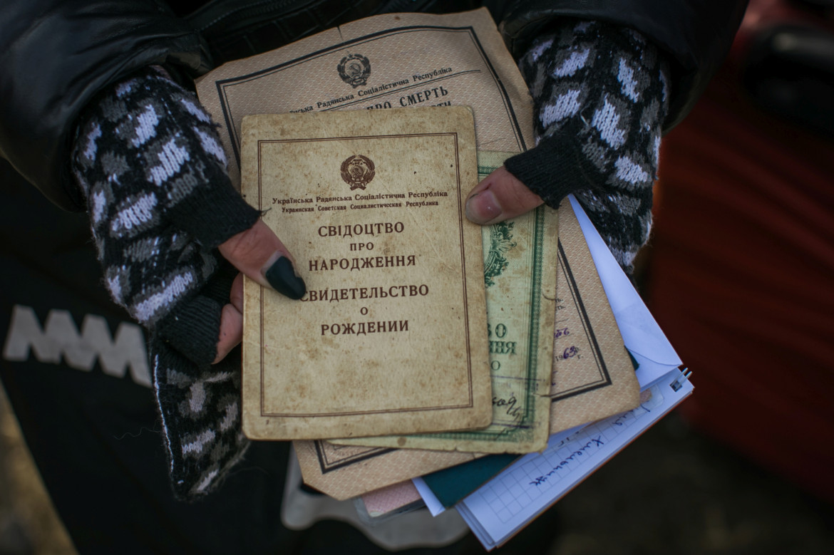 Grand Press Photo 2022: kategoria Stories - People. II miejsce – Anna Liminowicz, „The Globe and Mail”. Zbyt cenne, by to zostawić. Większość uchodźców z Ukrainy miała bardzo mało czasu na spakowanie się, a jeszcze mniej na zastanowienie, co zabrać ze sobą.