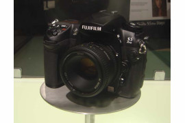 na stoisku Fujifilm gwiazdą był S5Pro - na razie za szybą