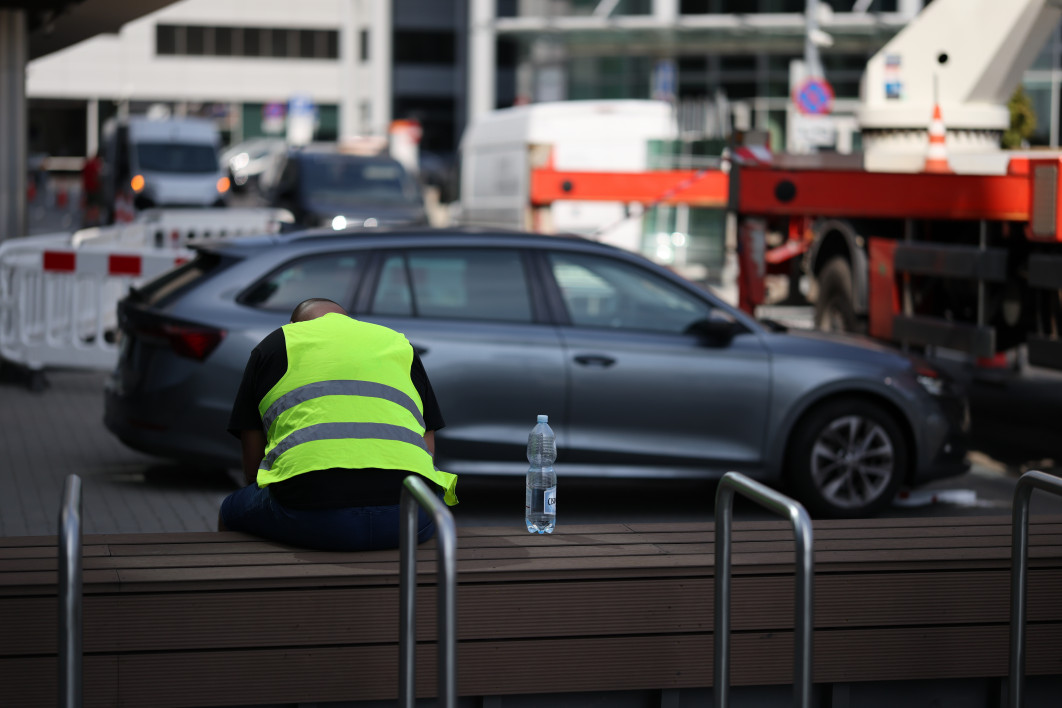 1/6400 s, f/1.4, ISO 100, 85.0 mm