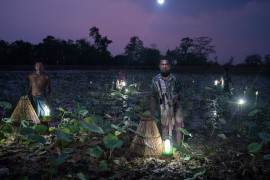 fot. Ruben Salgado Escudero, w indyjskim stanie Odisha dostęp do elektryczności ma mniej niż połowa społeczeństwa. Wieśniacy łowią ryby przy pomocy słomianych koszy i lamp solarnych, Indie 2015