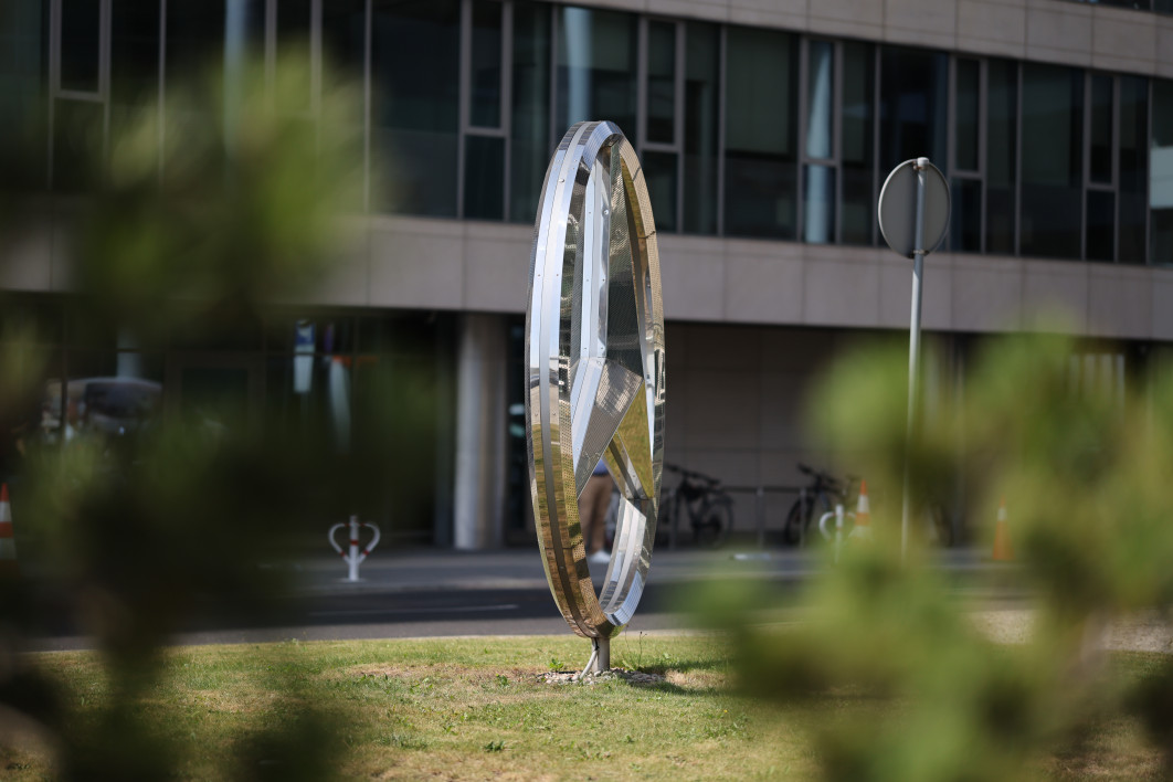 1/6400 s, f/1.4, ISO 100, 85.0 mm