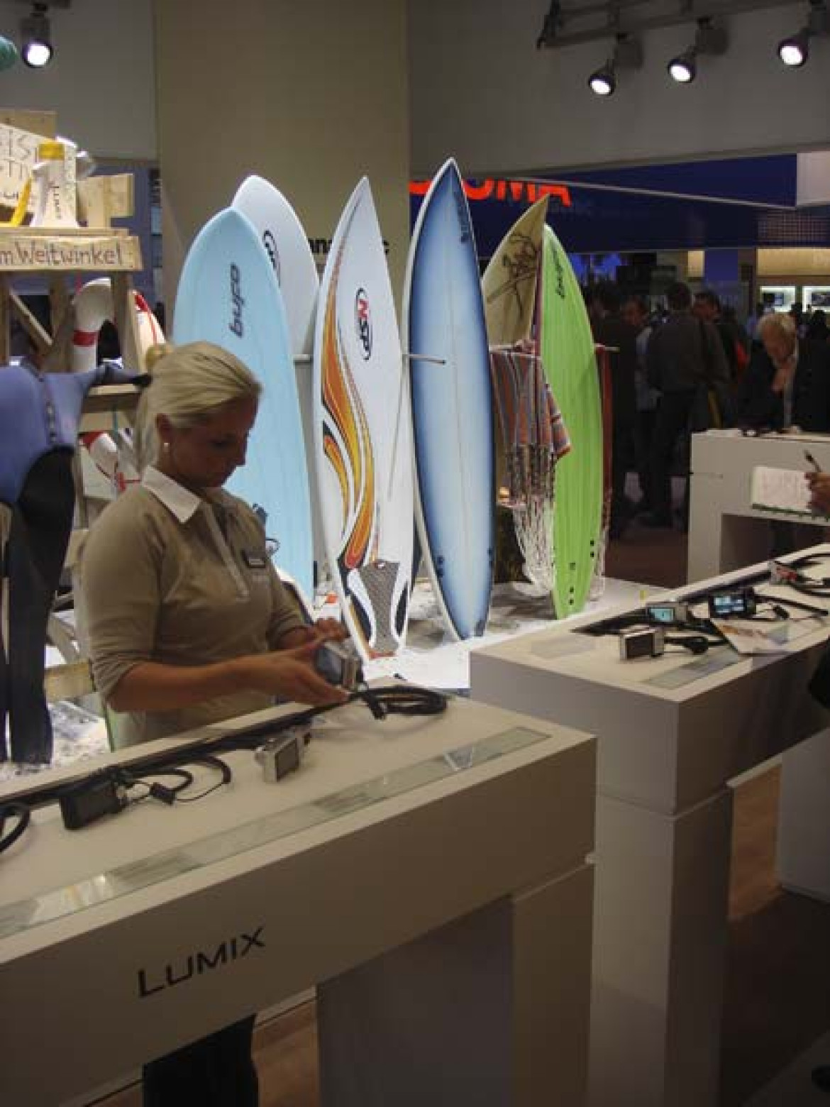 deski surfingowe idealnie demonstrują szeroki kąt w aparatach Lumix Panasonica
