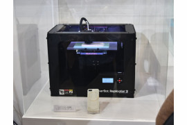 drukarka 3D wykonująca akcesoria do aparatów AIR A01