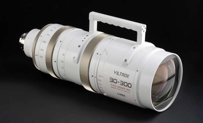  Viltrox Luna 30-300 mm T4 Zoom 10x - jeden, by rządzić wszystkimi