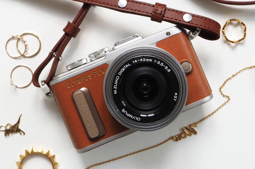Olympus PEN E-PL8 - funkcjonalny i mobilny