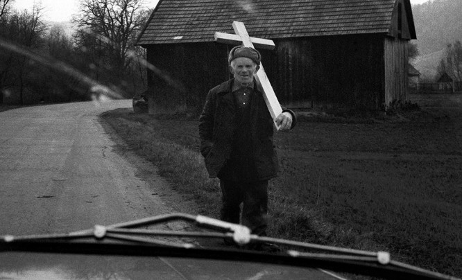 „Żarliwa ciekawość“ to monumentalna wystawa zdjęć reporterskich Wojciecha Plewińskiego