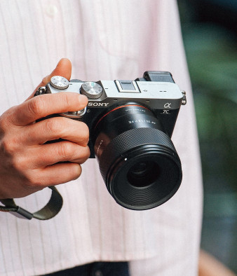 Samyang AF 35 mm f/1.8 P FE - kompaktowa, jasna 35-tka dołącza do serii Prima