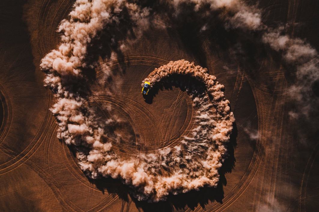 Fot. Irina Petrichei, "Fossile", 2. miejsce w kat. Motor Sports / World Sports Photography Awards 2026