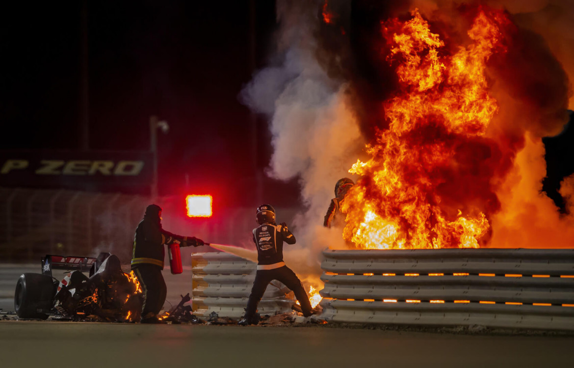 Zwycięzca w kategorii "Formuła 1", Romain Grosjean crash, Bahrain, Andrew Hone, 2020 LAT Images