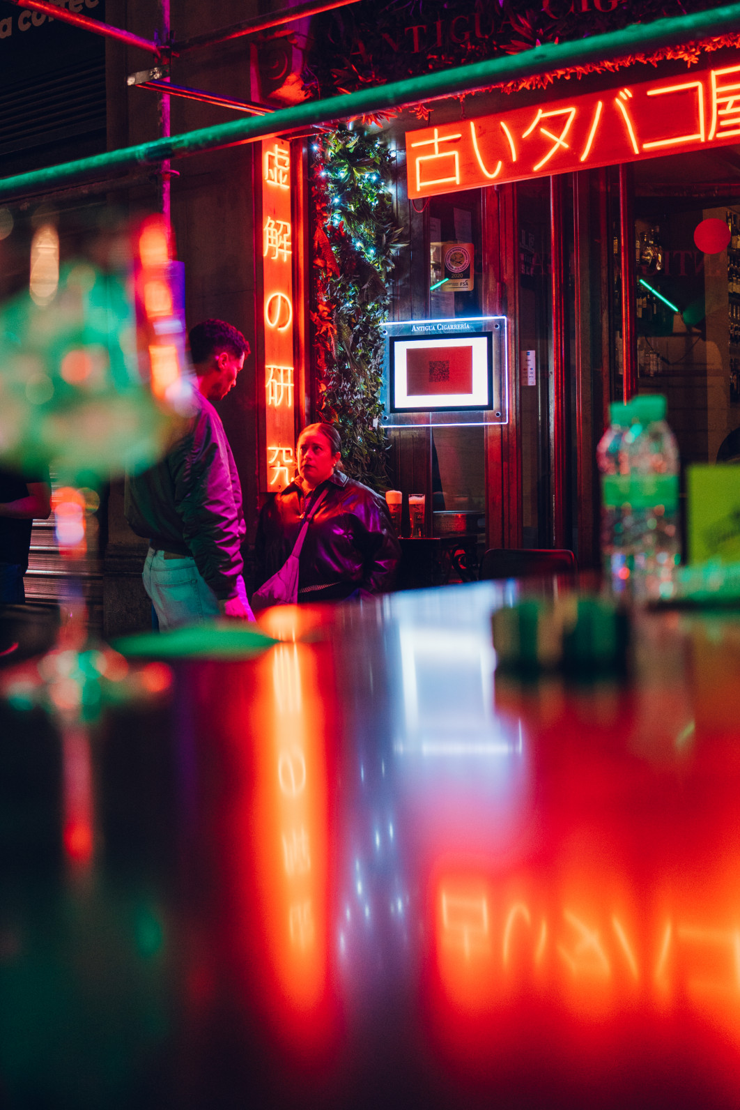 1/160 s, f/2.2, ISO 1600, 35.0 mm