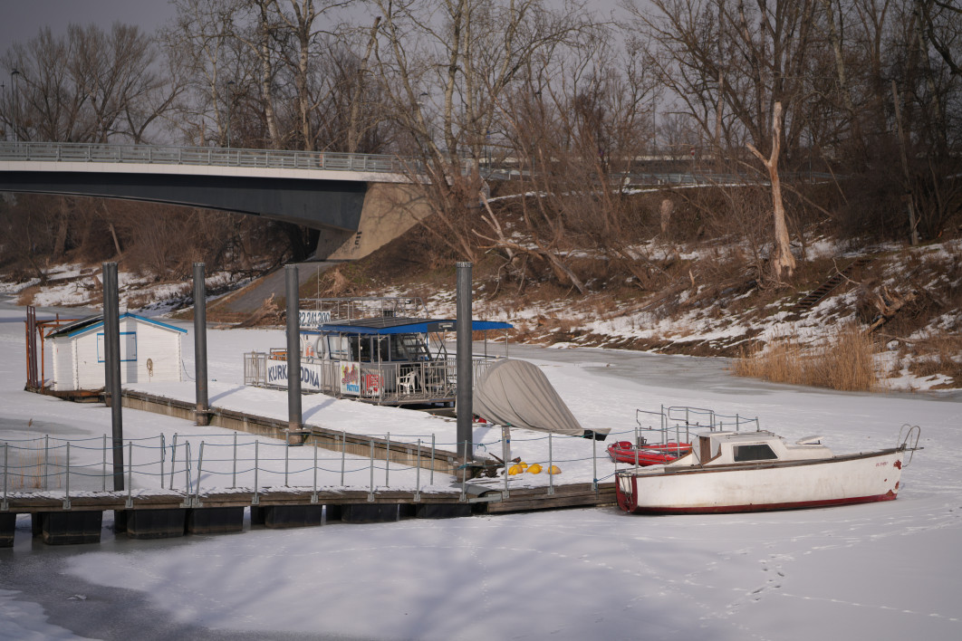 1/4000 s, f/2.8, ISO 100, 82.0 mm