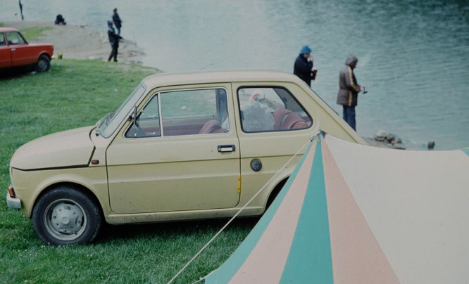 Jak się kiedyś podróżowało? „Chemare” to nostalgiczna refleksja nad wycieczkami wbrew wszelkim przeciwnościom